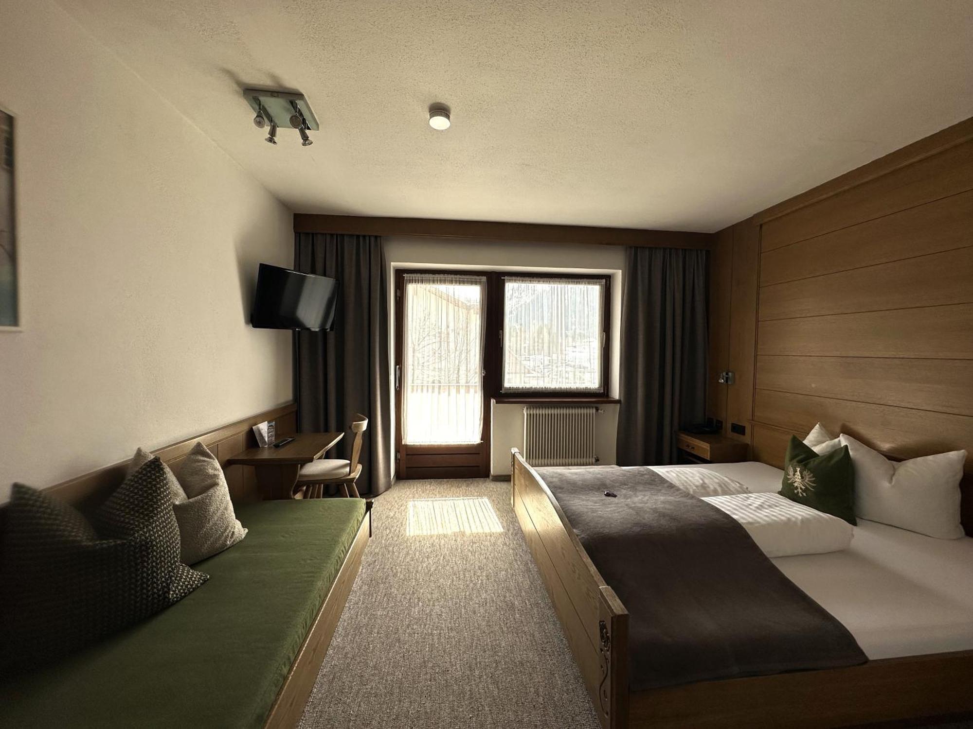 Hotel Zirbenhof Sankt Leonhard im Pitztal Cameră foto