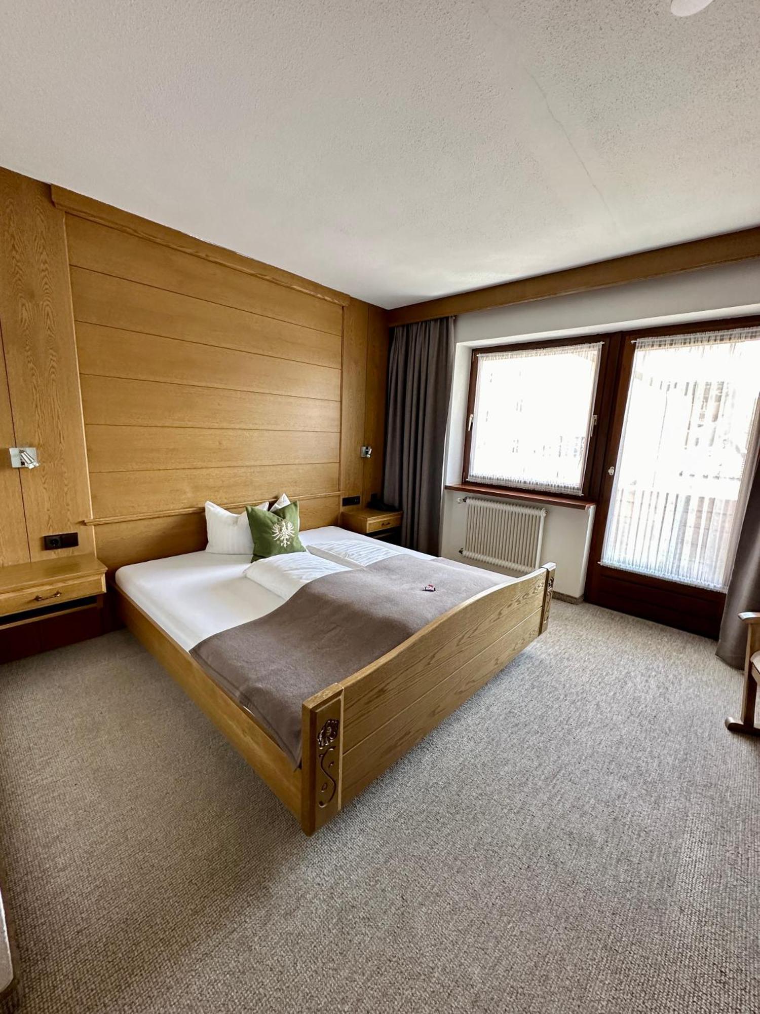 Hotel Zirbenhof Sankt Leonhard im Pitztal Cameră foto
