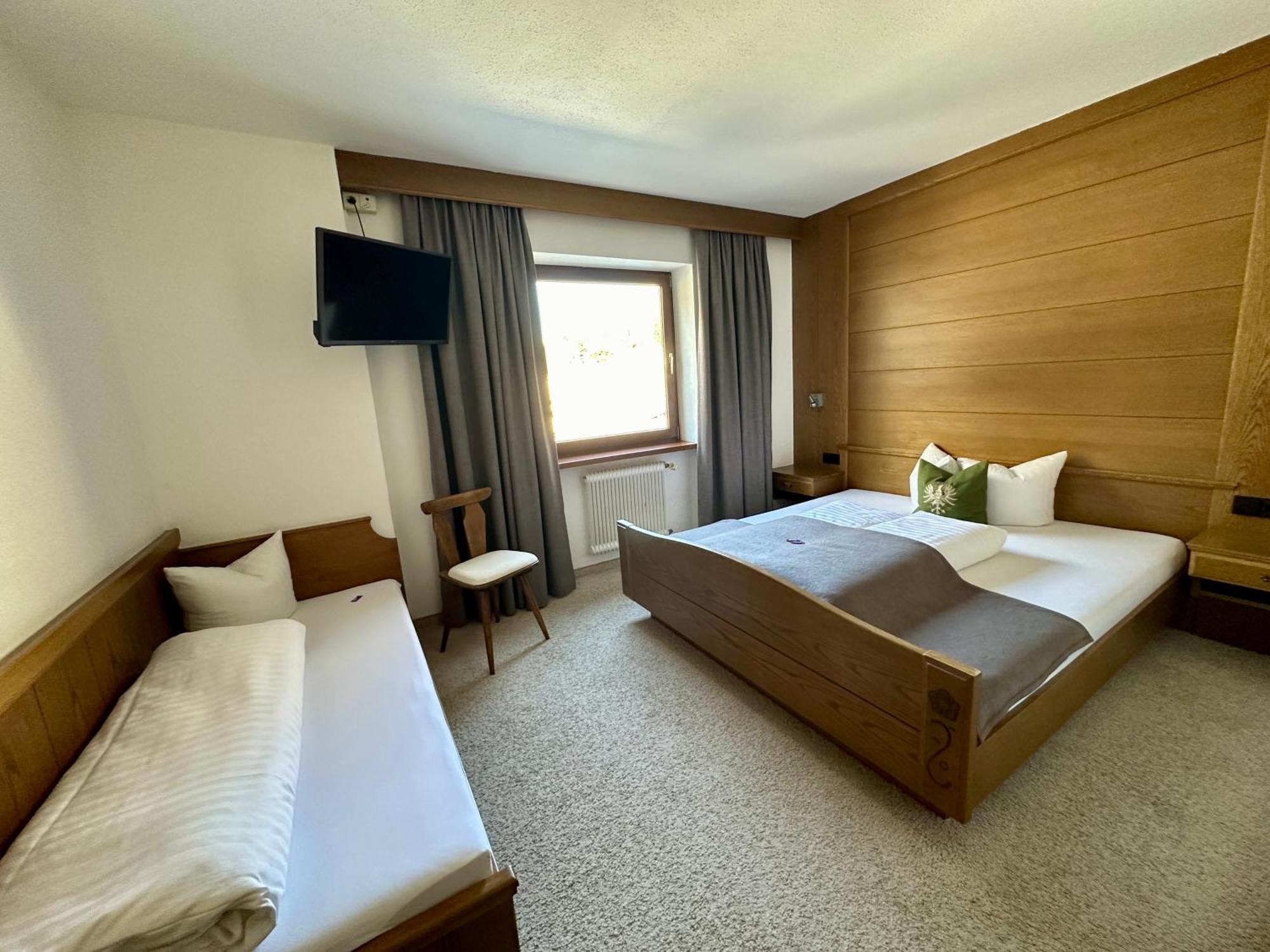 Hotel Zirbenhof Sankt Leonhard im Pitztal Cameră foto