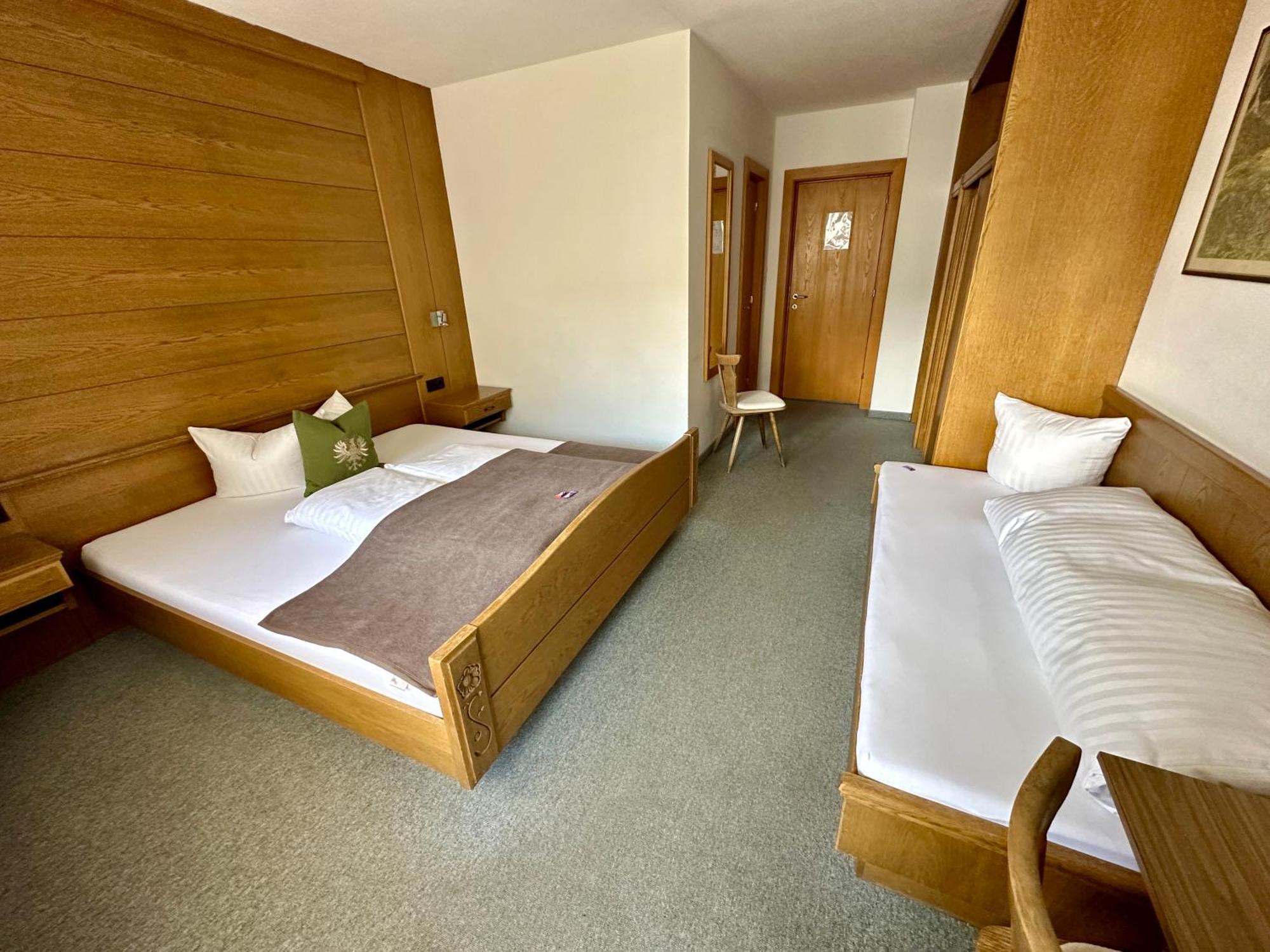Hotel Zirbenhof Sankt Leonhard im Pitztal Cameră foto