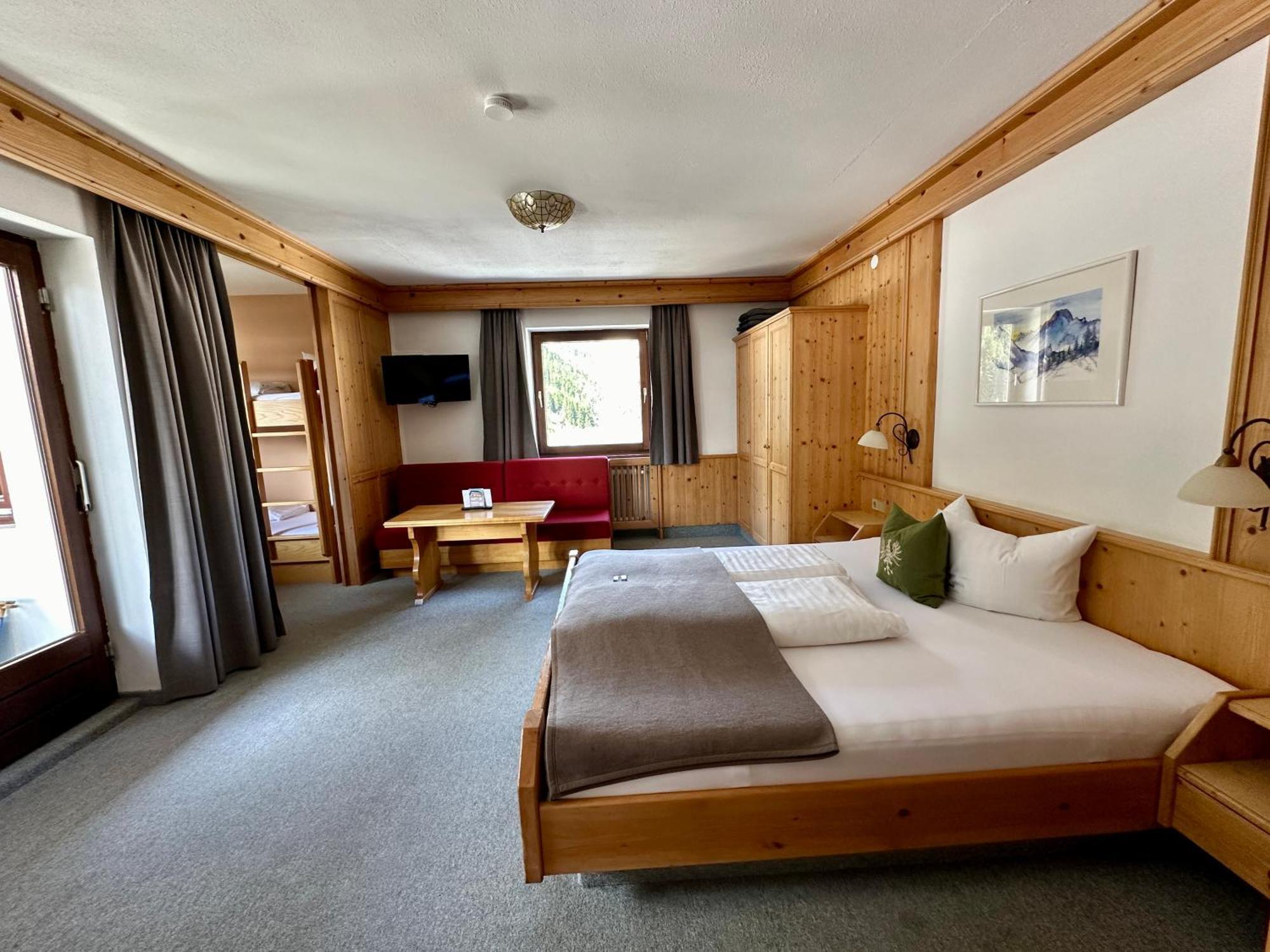 Hotel Zirbenhof Sankt Leonhard im Pitztal Cameră foto