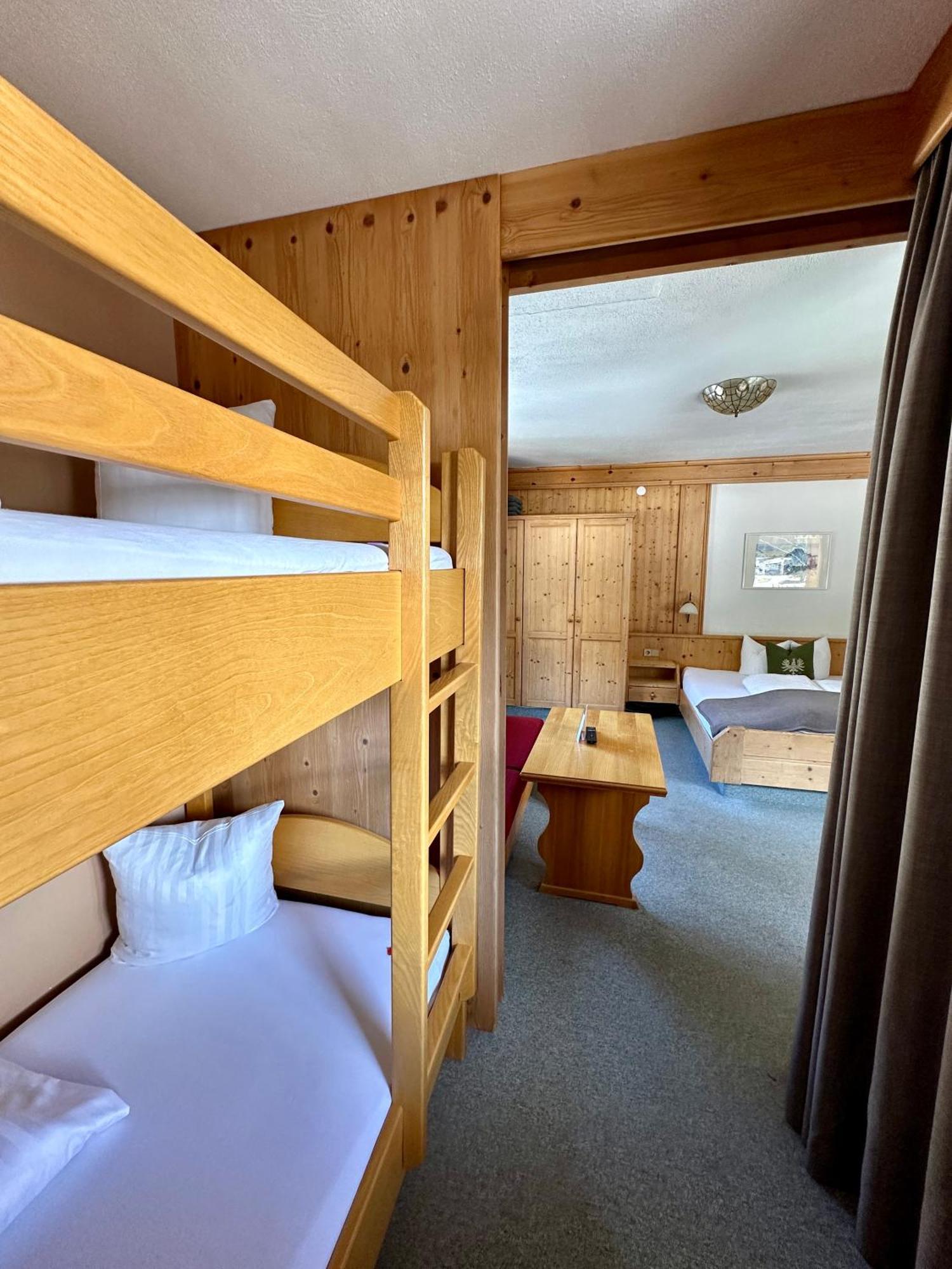 Hotel Zirbenhof Sankt Leonhard im Pitztal Cameră foto